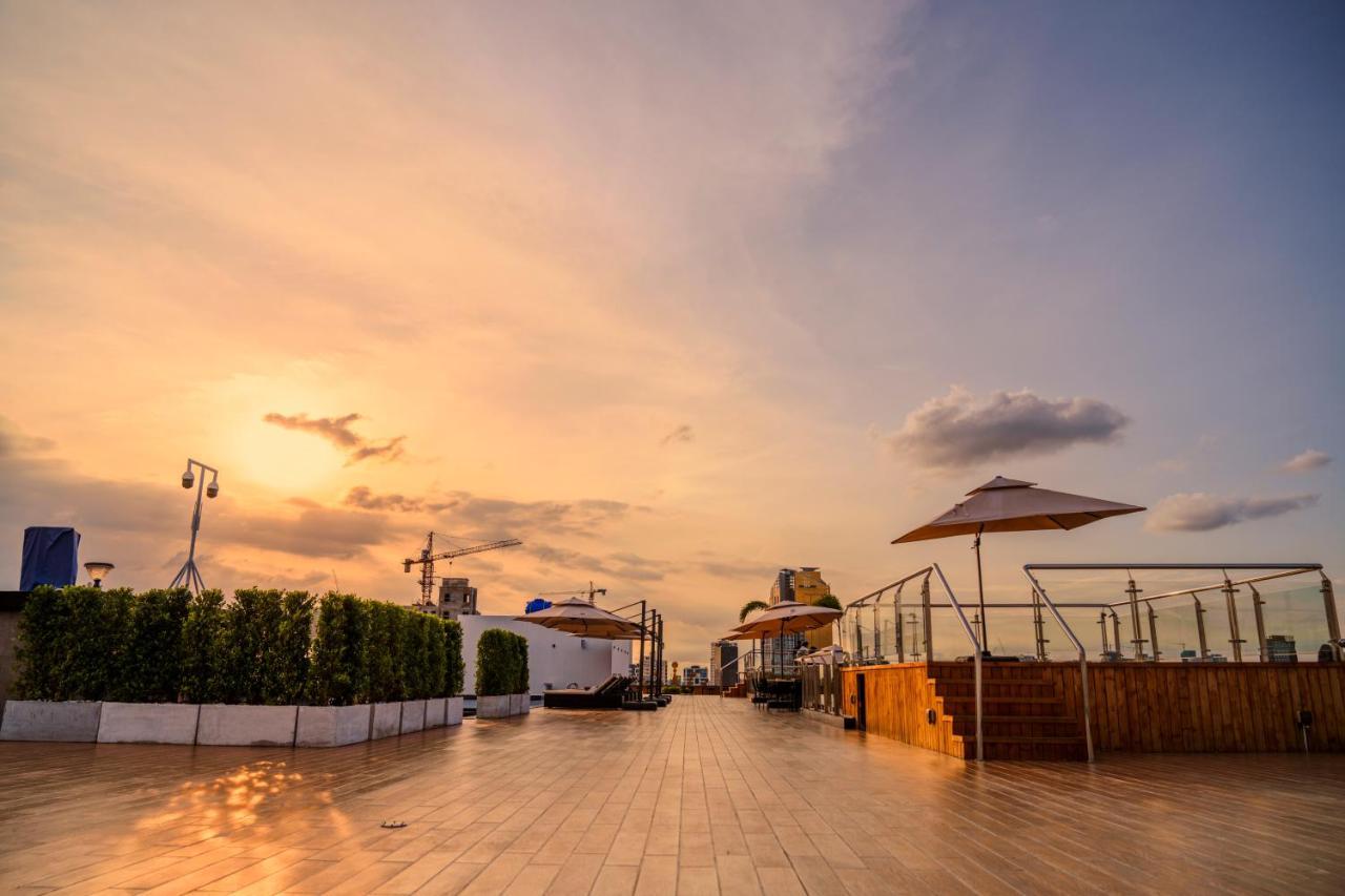 Ocean Hotel Пном Пен Екстериор снимка