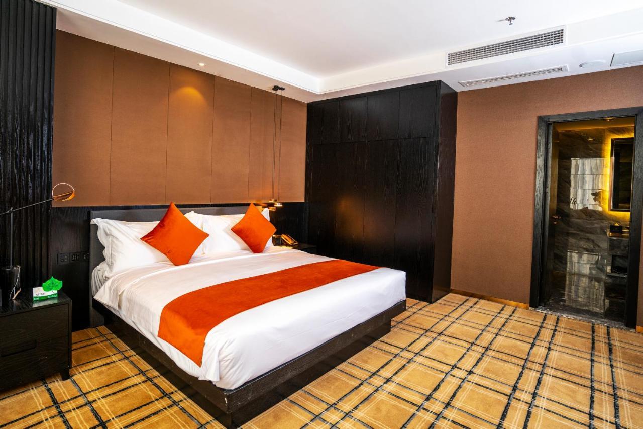 Ocean Hotel Пном Пен Екстериор снимка