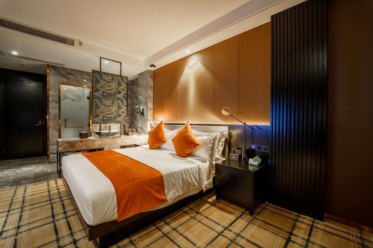 Ocean Hotel Пном Пен Екстериор снимка