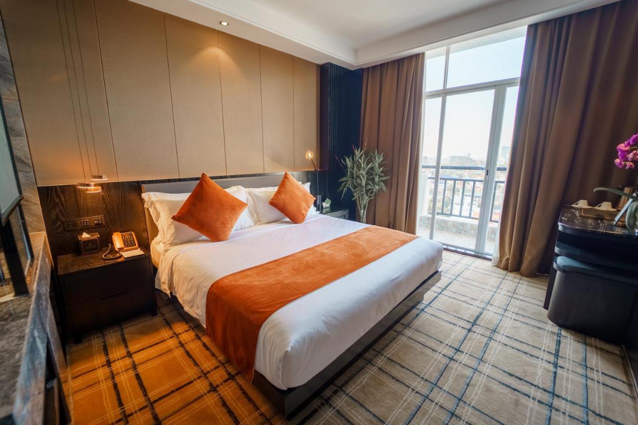 Ocean Hotel Пном Пен Екстериор снимка