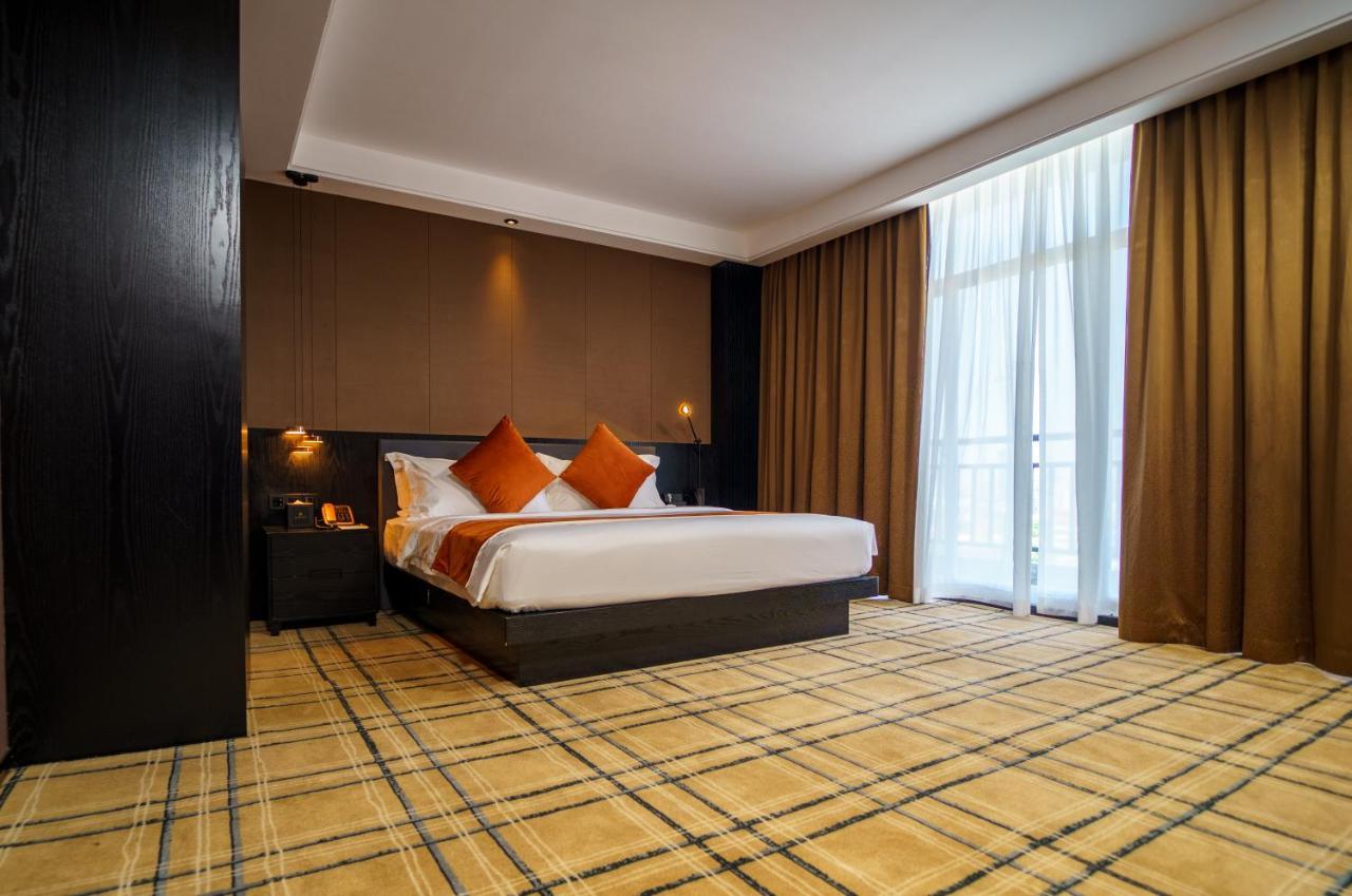 Ocean Hotel Пном Пен Екстериор снимка
