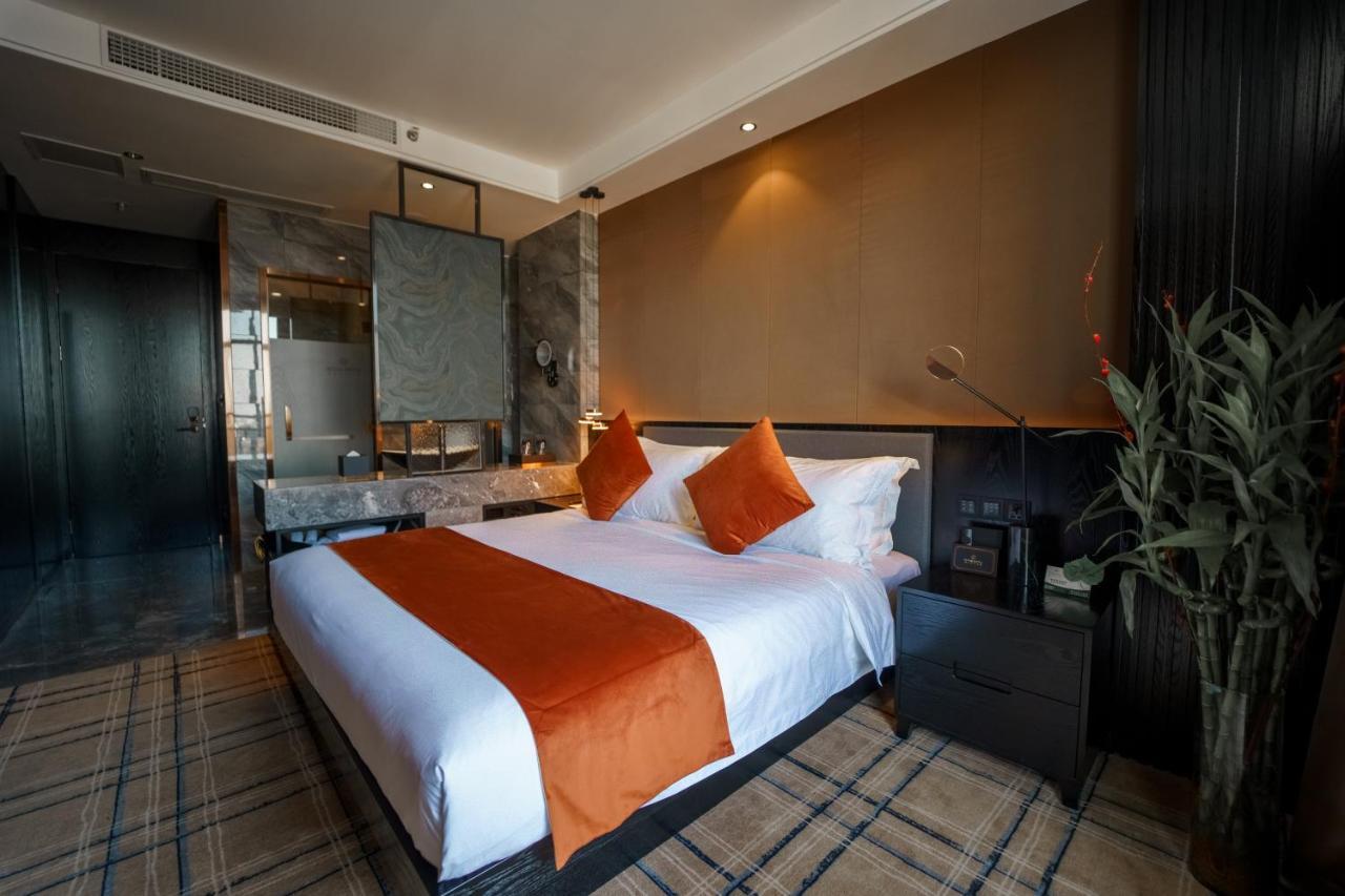 Ocean Hotel Пном Пен Екстериор снимка