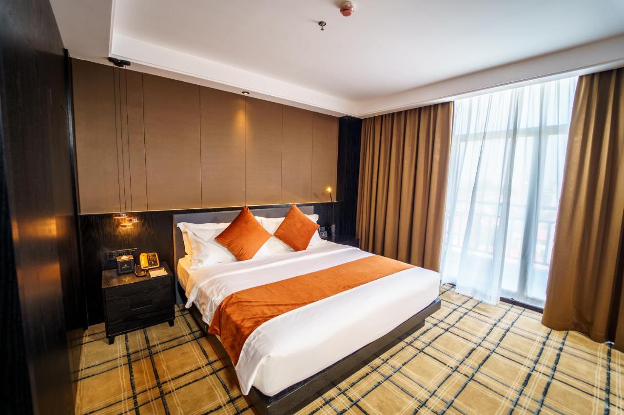 Ocean Hotel Пном Пен Екстериор снимка