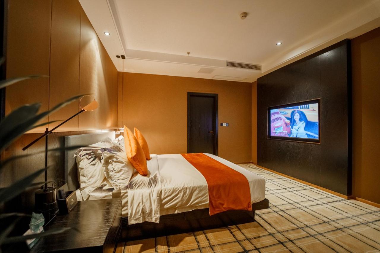 Ocean Hotel Пном Пен Екстериор снимка