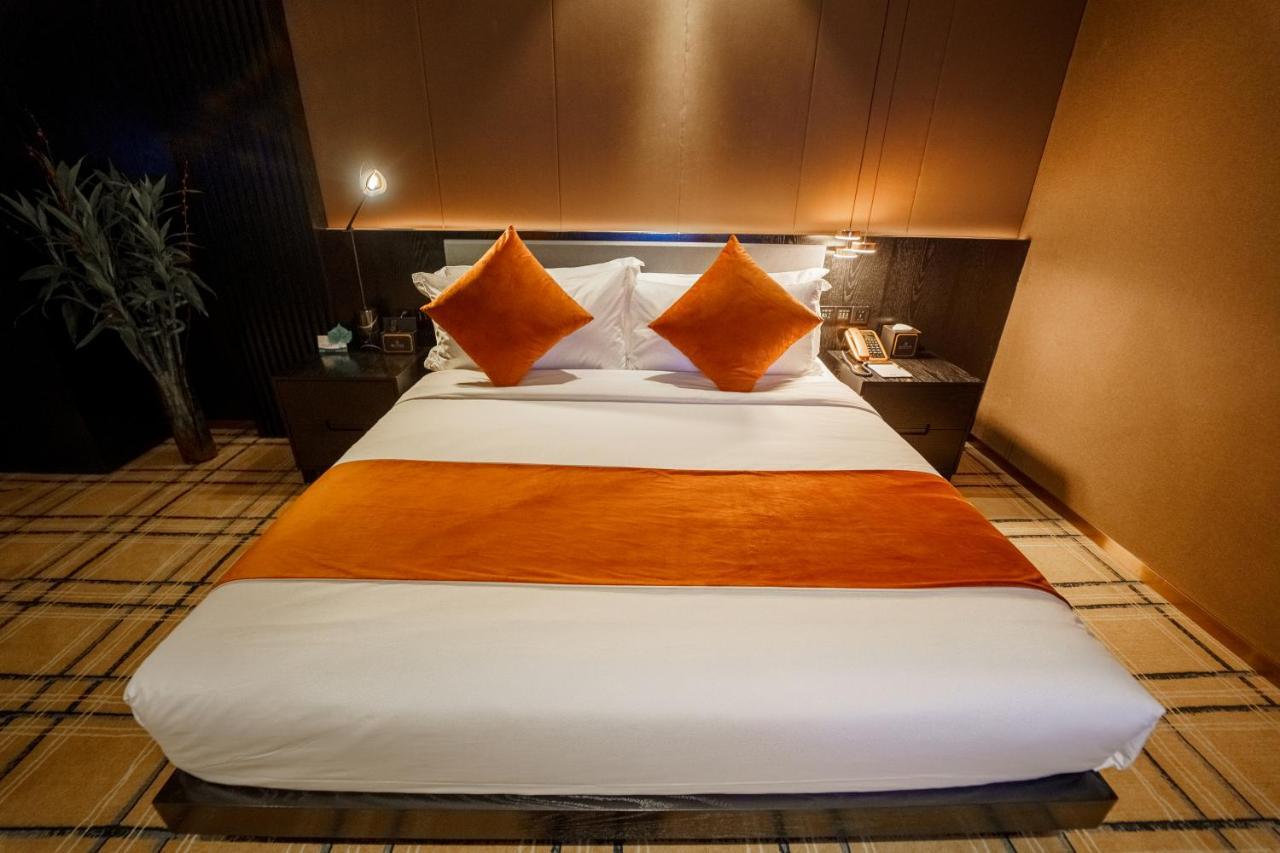 Ocean Hotel Пном Пен Екстериор снимка