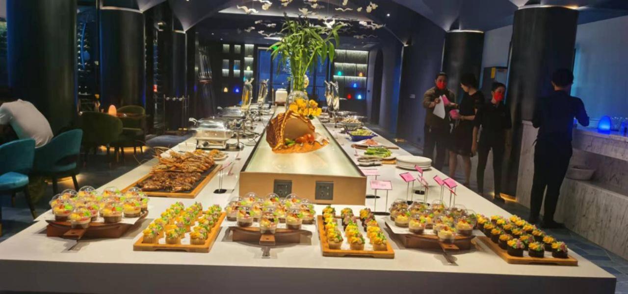 Ocean Hotel Пном Пен Екстериор снимка