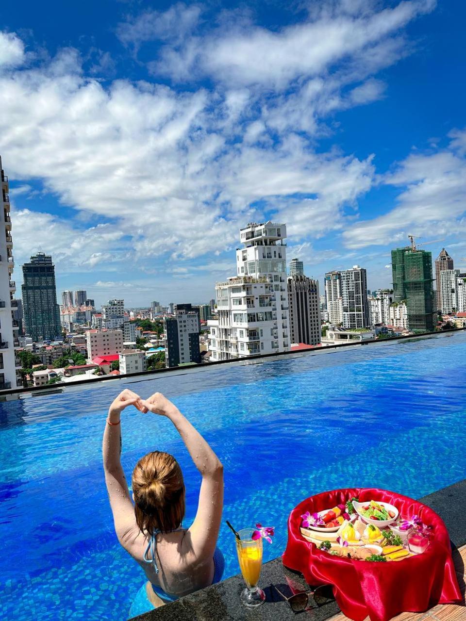 Ocean Hotel Пном Пен Екстериор снимка