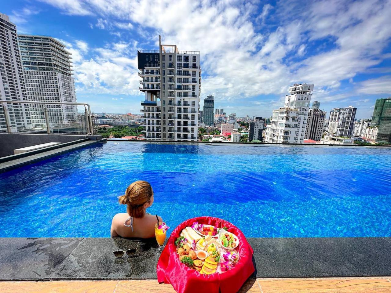Ocean Hotel Пном Пен Екстериор снимка